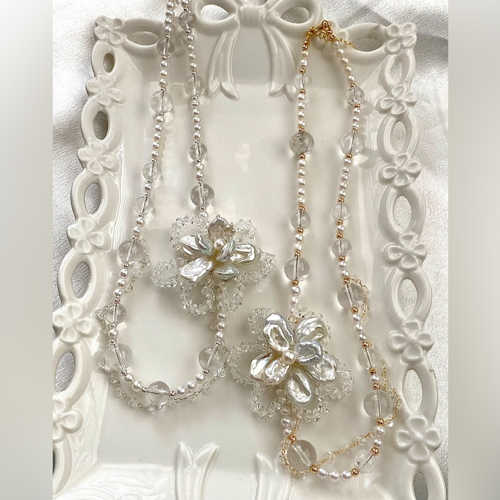 GP46-Handmade Flower Petal Pearl And Clear Quartz Necklace - Picture 2 of 13